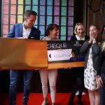 Bracha bij de onthulling van de Going Global-opbrengst 2016: €458.854