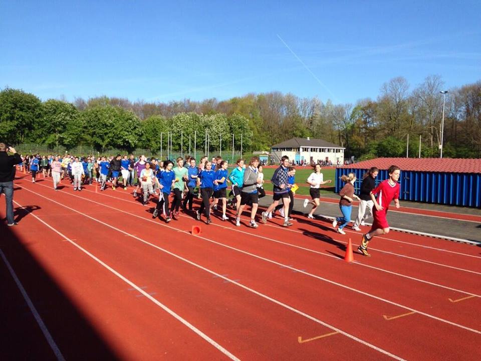 Sponsorloop op Emelwerda College