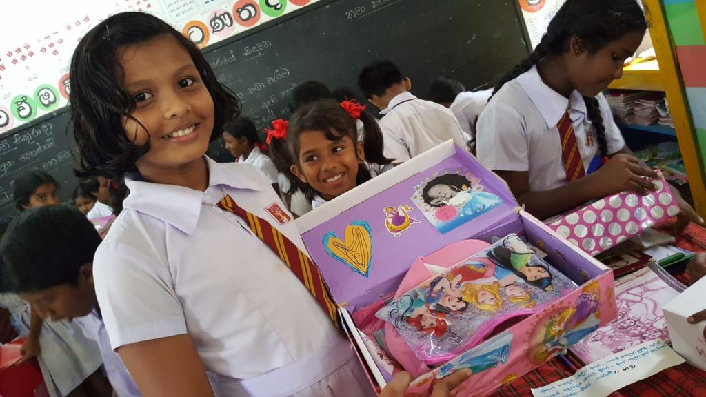 Meisje-Sri-Lanka-Schoenmaatjes