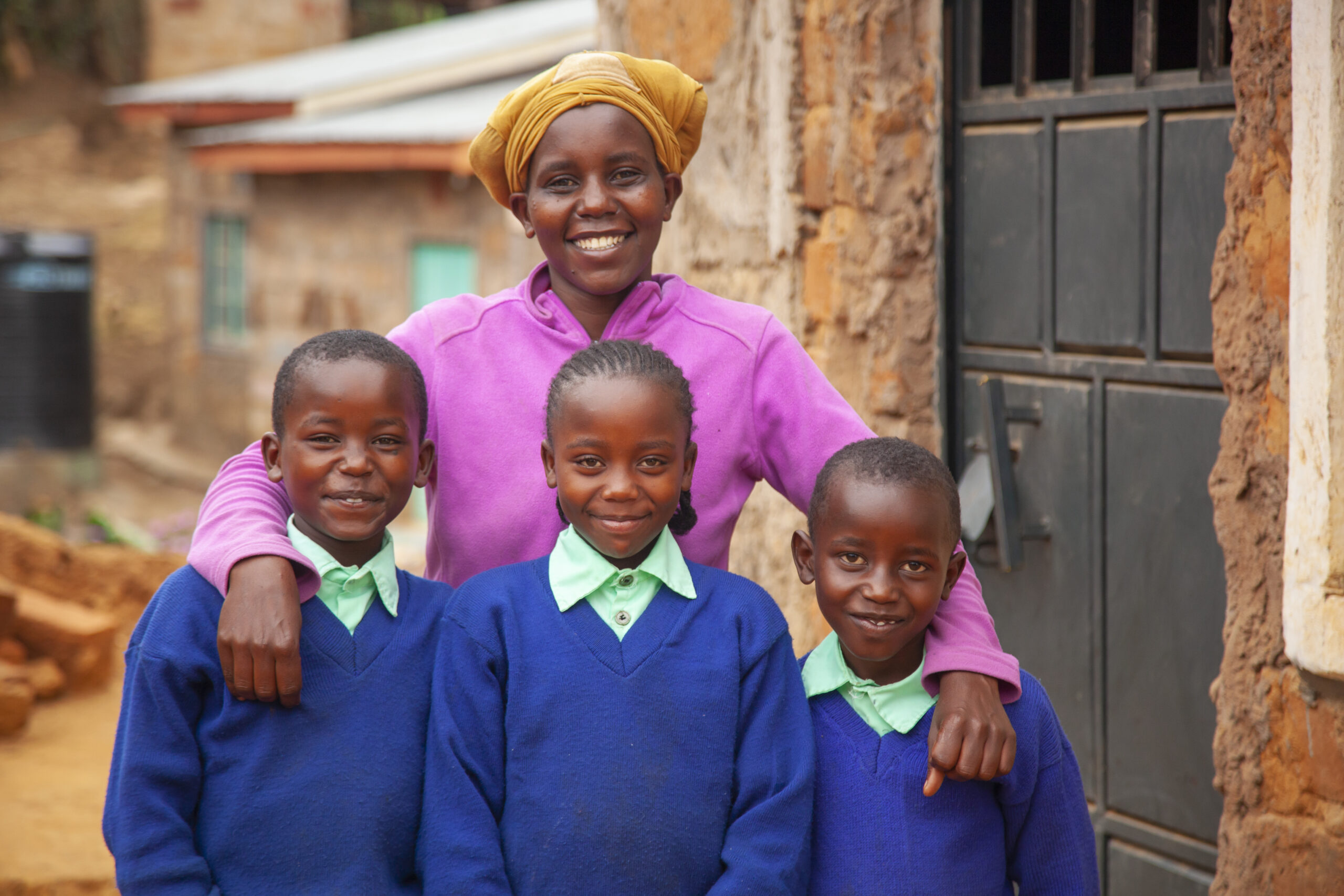 Edukans-nl-meisjes-kenia-leerachterstanden-voorkomen-docent-kinderen