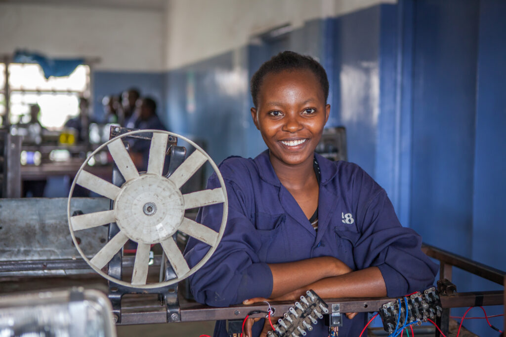 Edukans-NL-Nancy-Kenia-jongere-elektrotechnisch-ingenieur