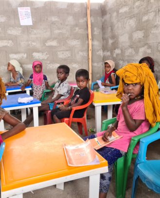 Edukans-nl-Ethiopie-onderwijs-noodsituaties-Serdo-kamp-jongens-meisjes-klas