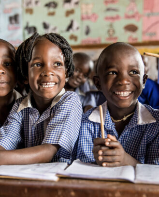 Edukans-Oeganda-basisonderwijs-kinderen-klas-onderwijs