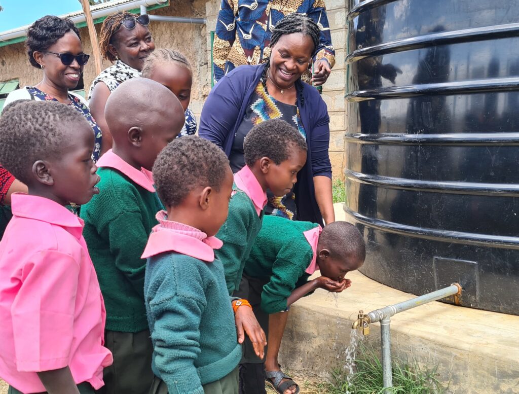 Kenia-droogte-water-scholen-watertank-drinkwater