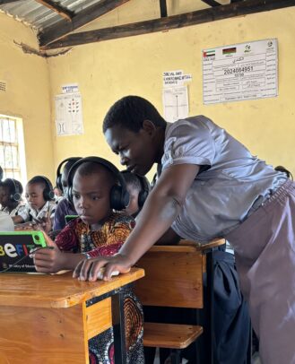 Malawi-tablet-klas-Charity