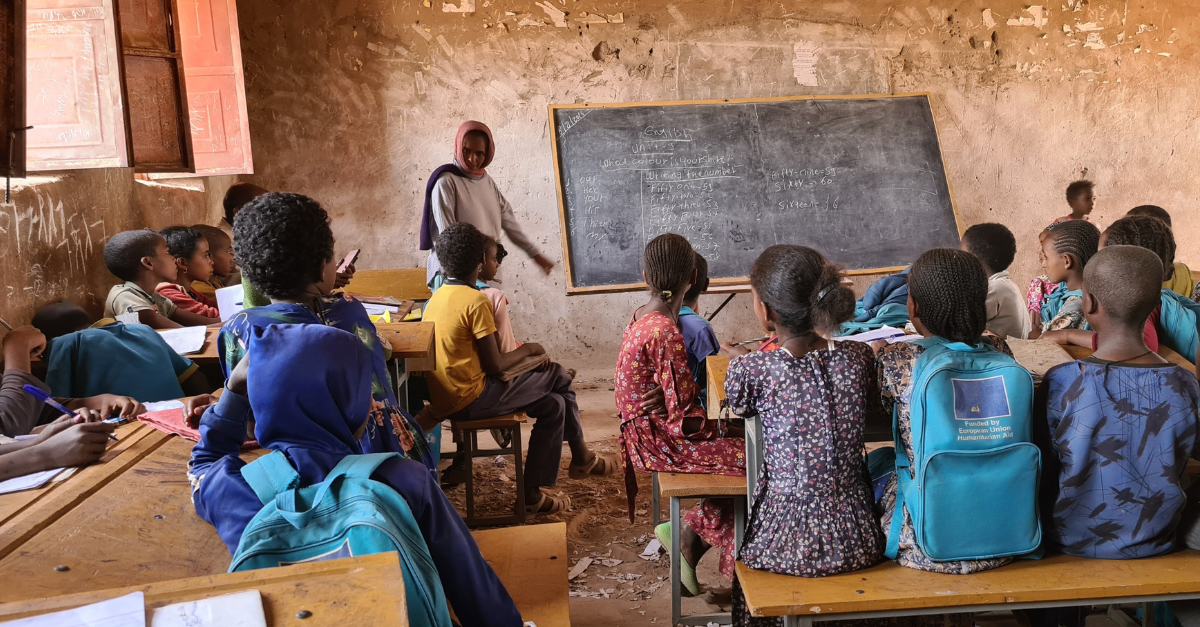 Edukans 2024 Emergency Kolo Tambien school Tigray Class Children Teacher Schoolbord Ethiopia