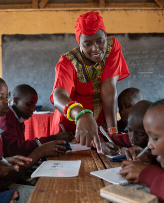 Edukans-2025-July-Kenya-Basic-Education-children-school-Kajiado-teacher-Lucy-branding-campaign-heroes-helden
