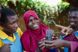 Edukans-2025-March-Malawi-Basic-Education-Eco-star-schools children students learning about trees planting - small