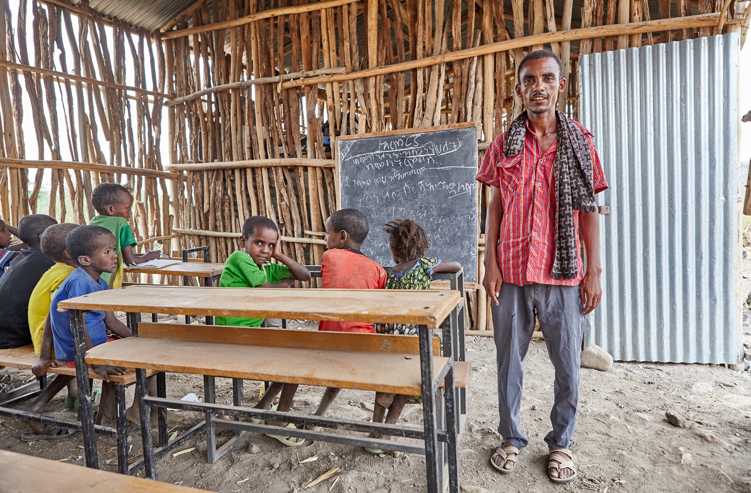 Edukans-NL-Ethiopië-Leraar en leerlingen