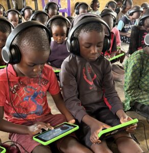 Kinderen werken met BEFIT tablets