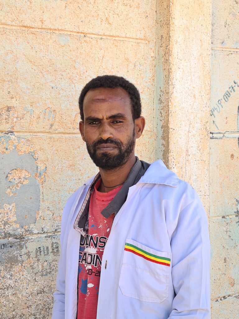 Gebre Selassie (38 jaar), docent Engels Mitsa Worki-basisschool